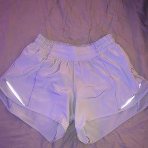 Lululemon Hotty Hot Shorts Size 4 Daydream